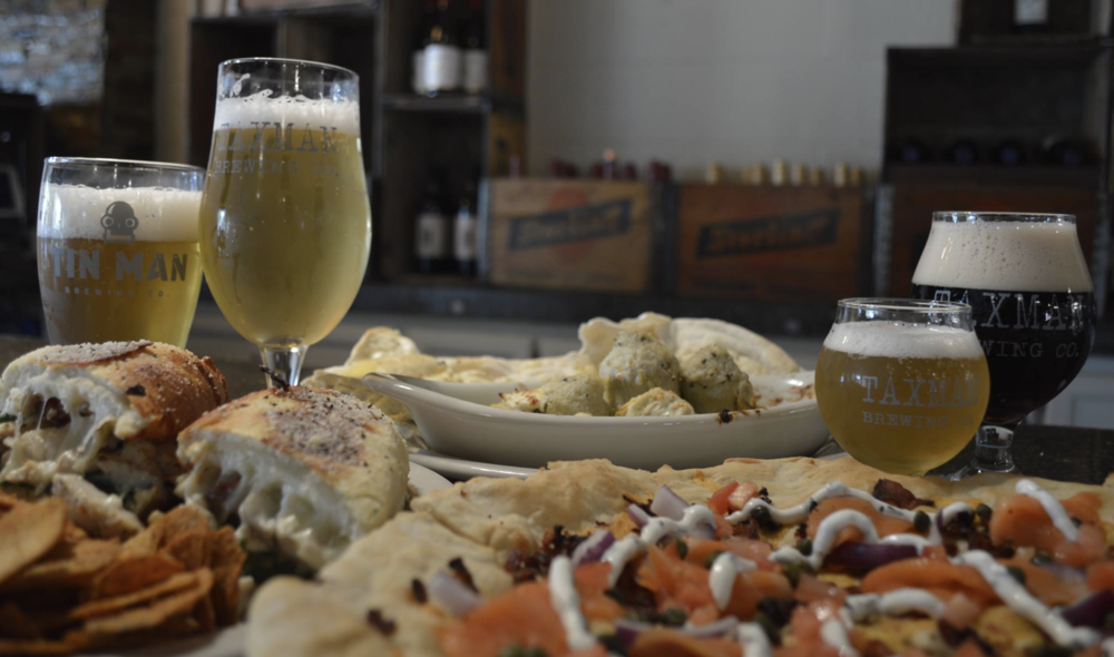 Pizza and drinks at Franklin St. Pizza Factory